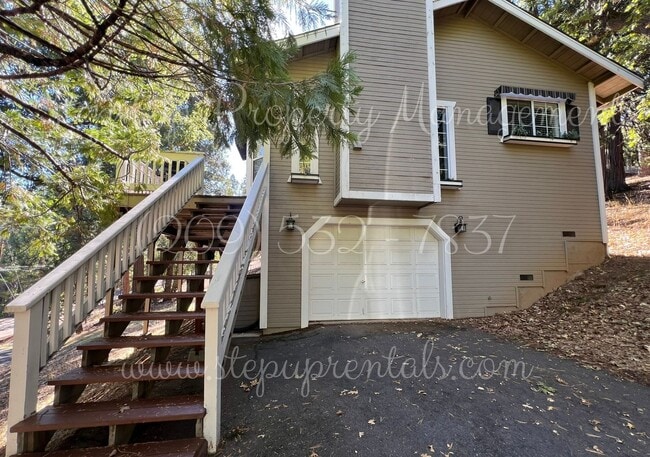 Building Photo - Charming 3-Bedroom Retreat in Gated Grovel...
