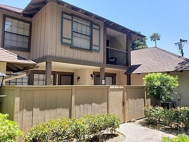 Foto del edificio - 444 South Tustin Street, Unit C2