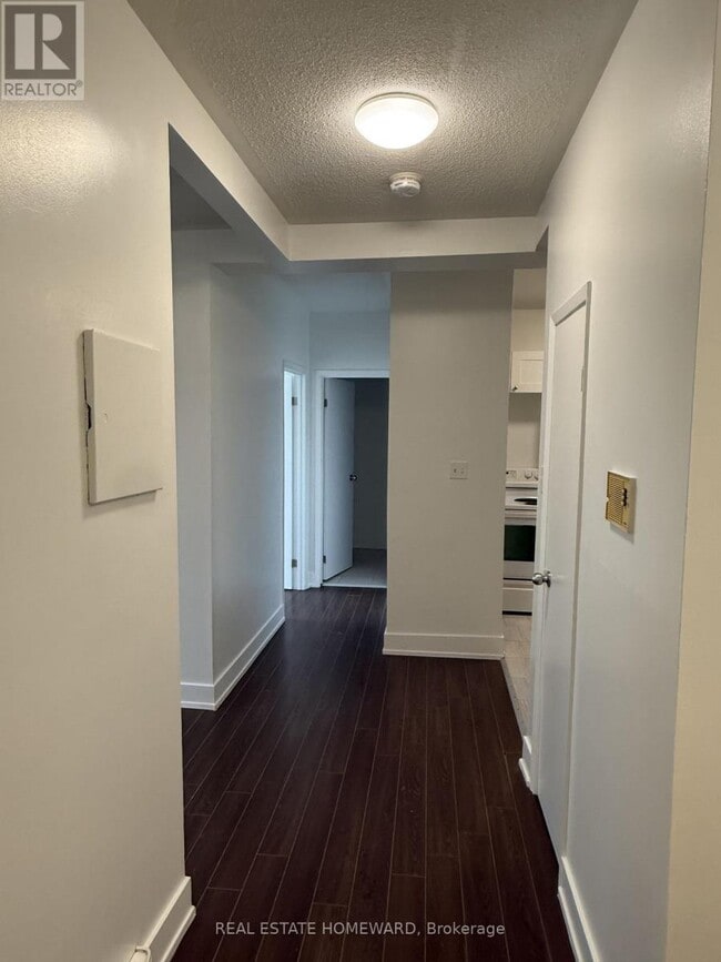 Building Photo - 158 Main St