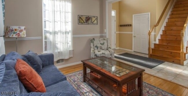 Building Photo - 213 Winding Hill Dr