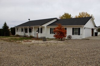 Building Photo - 650 Eastlake Dr