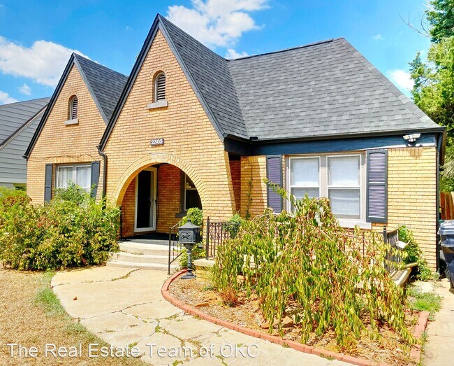 Foto del edificio - 2 br, 1 bath House - 2305 NW 25th Street