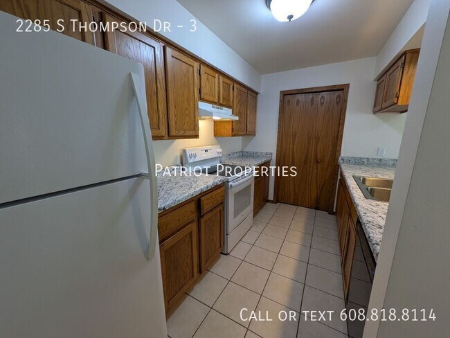 Building Photo - 2285 S Thompson Dr