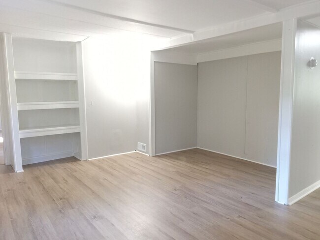 Building Photo - Updated 3 Bedroom House FOR RENT in Laurel...