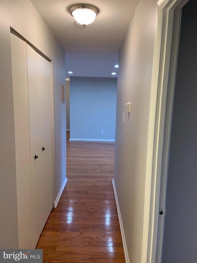 Building Photo - 7091 Spring Garden Dr