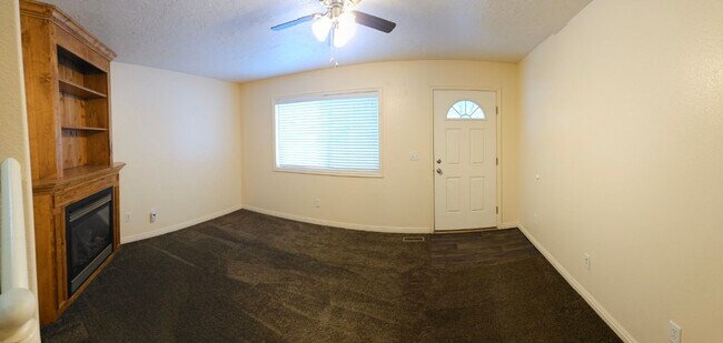 Foto del edificio - 629 Countryside Ave