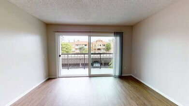 Interior Photo - Huntington Vista