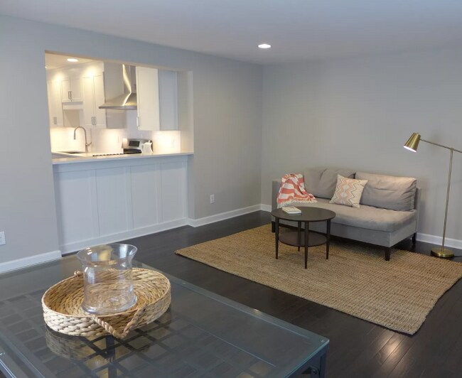 Foto del edificio - 2800 Garden Ln
