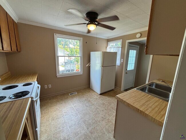 Foto del edificio - 644 Pine Ridge St