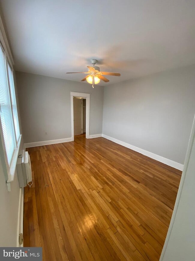 Foto del edificio - 1820 Swann St NW