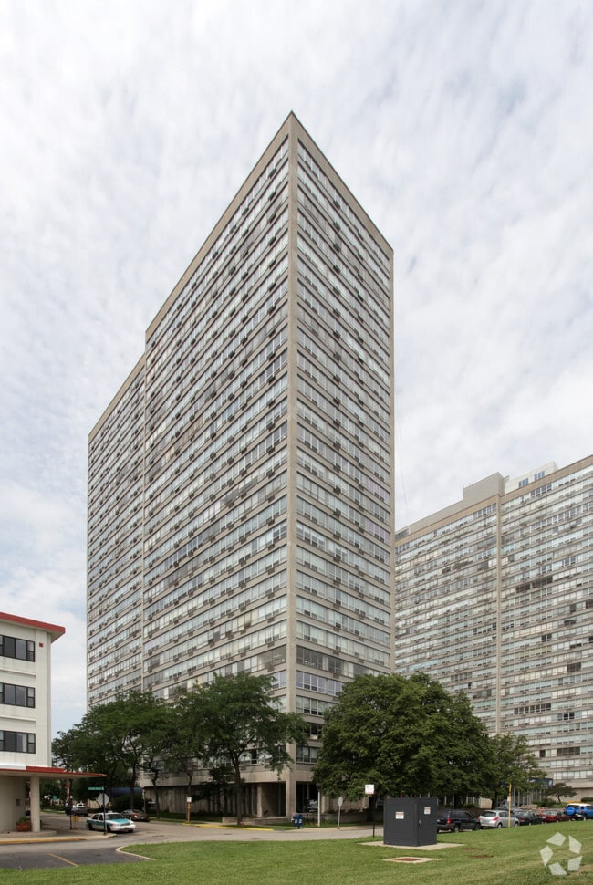 The Newport Apartments Chicago, IL