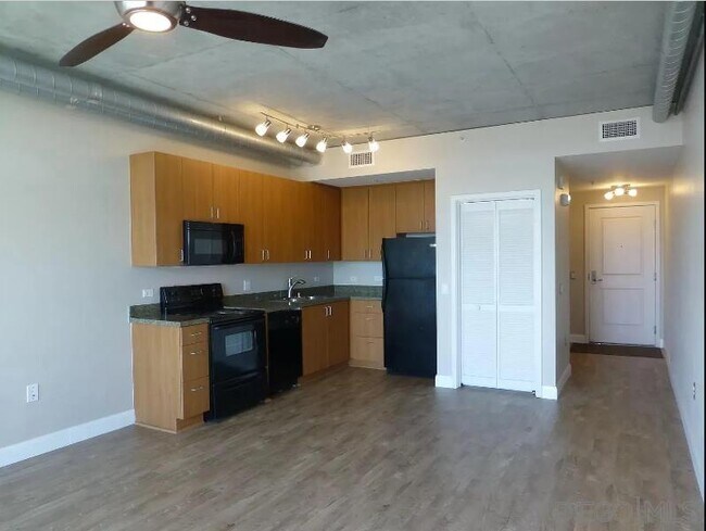 Foto del edificio - 1080 Park Blvd
