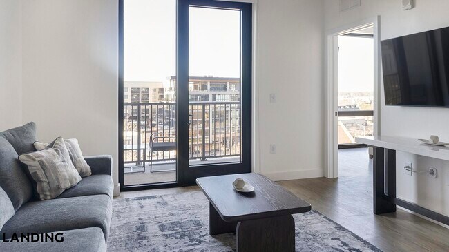 Building Photo - 1007 S Mint St