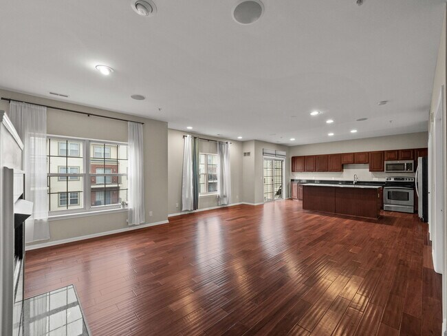 Building Photo - 3139 Camden Dr