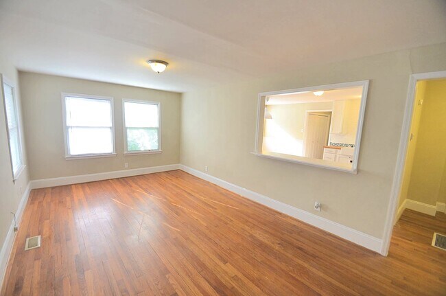 Foto del edificio - 1314 Ordermore Ave