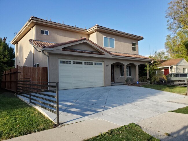 Foto del edificio - 17913 Tiara St