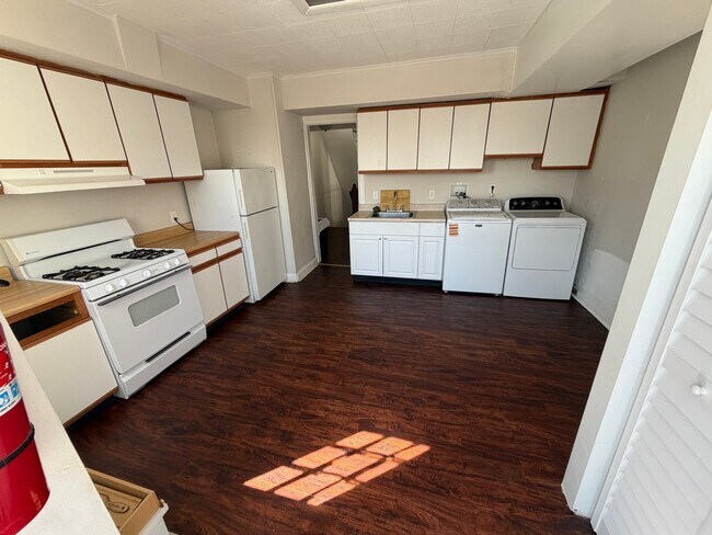 Foto del edificio - 566 Stanbridge St