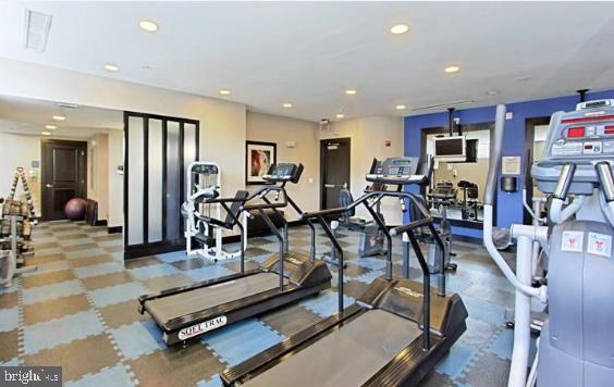 Foto principal - 1800 Wilson Blvd