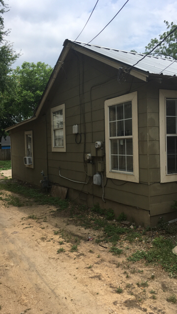 Building Photo - 1602 Fortview Rd