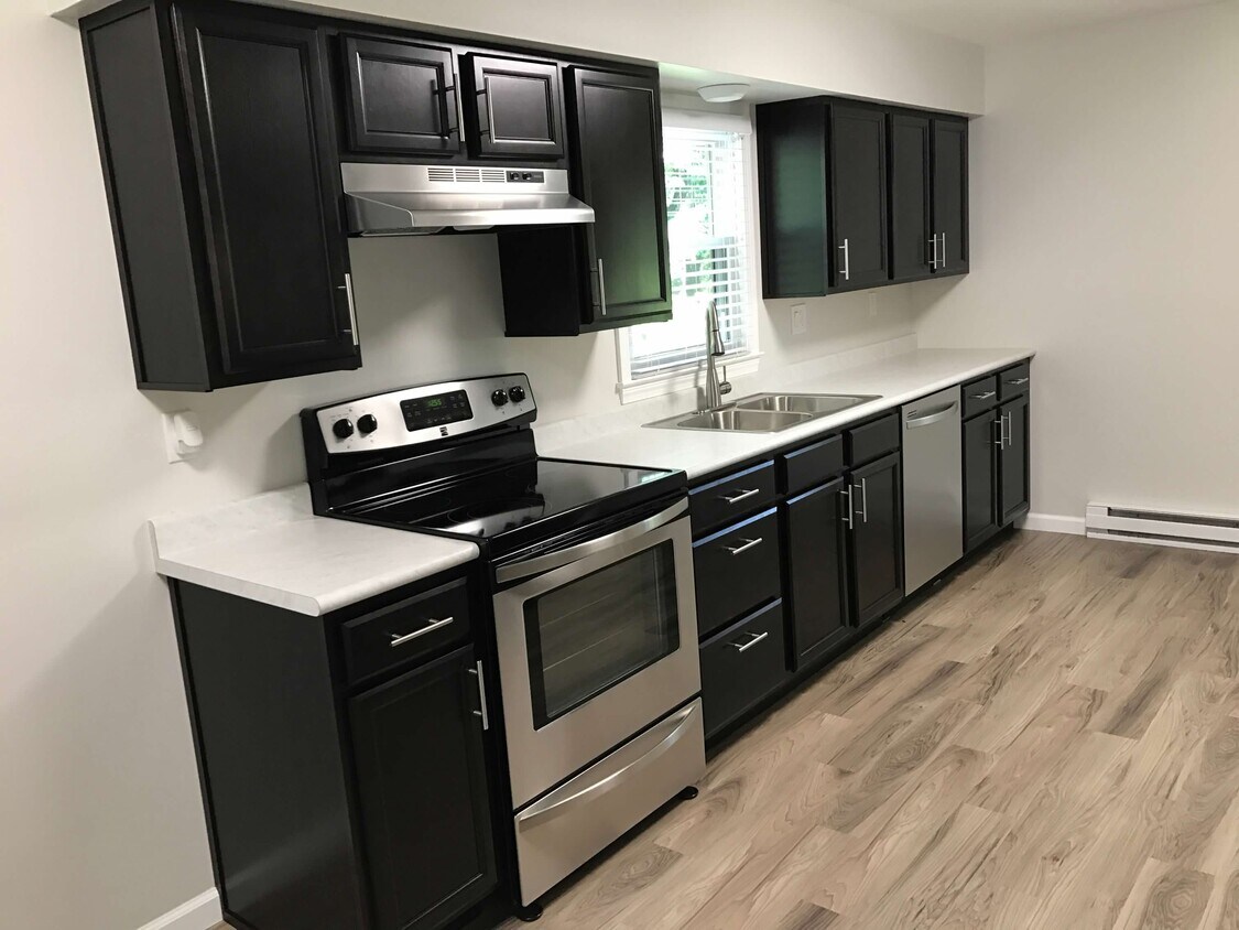 874 A. 3 Bedroom. 1 Bath. - 874 A Pleasant Ridge Rd