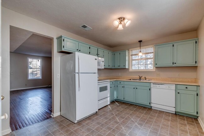 Building Photo - 4916 Olivia Dr