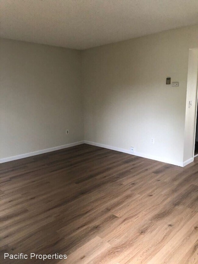 Building Photo - 3 br, 1.5 bath House - 5042 Charmian Dr