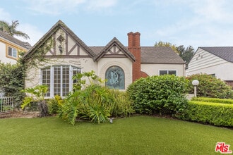 Building Photo - 459 S Bundy Dr