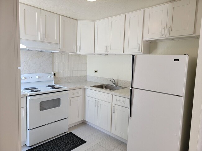 Foto del edificio - Parking, Large Lanai, Desirable location (...