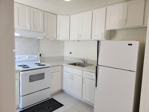 Building Photo - 98-630-731 Moanalua Loop