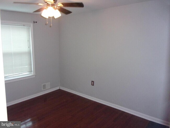 Building Photo - 8178 Fernlake Ct
