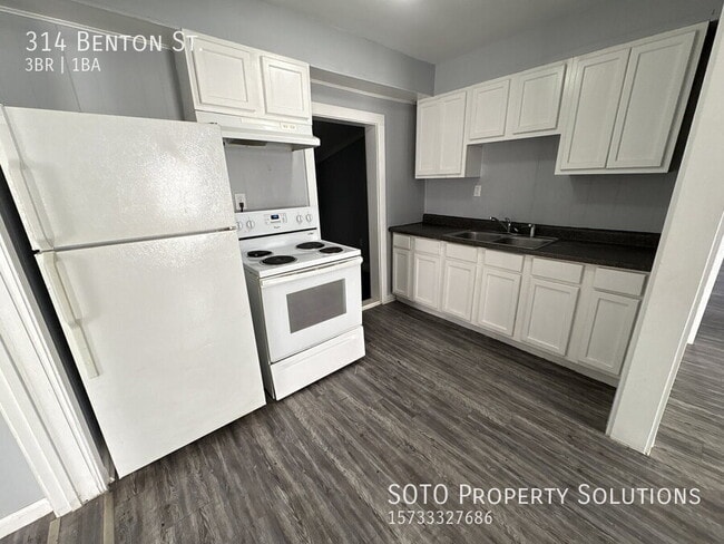 Building Photo - 314 Benton St