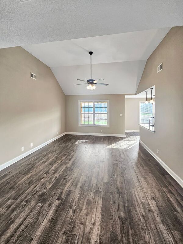 Building Photo - 166 Ardell Dr