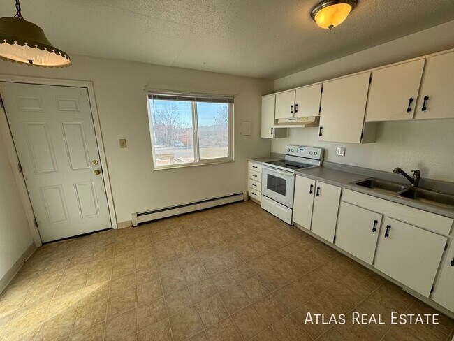 Foto del edificio - 4206 Forest Hill Ct