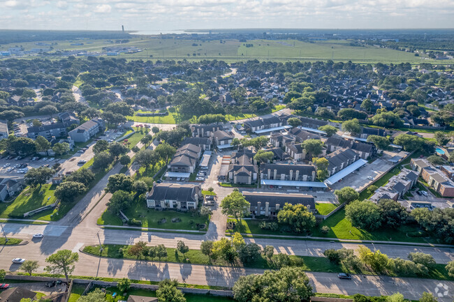 Aerial Photo - University Trace