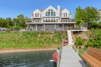 Building Photo - 69 Cliff Dr