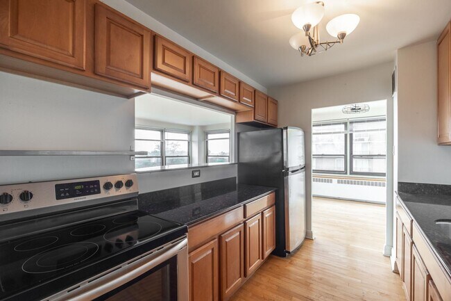 Foto del edificio - 4180 N Marine Dr