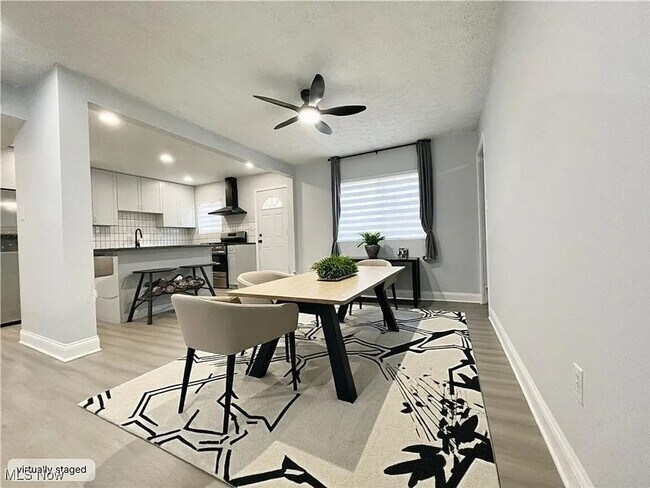 Foto del edificio - Charming Euclid Home in Quiet Residential Neighborhood