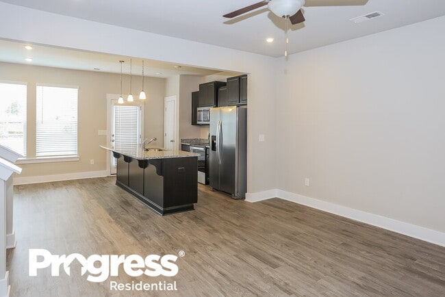 Building Photo - 633 Lawton Pl