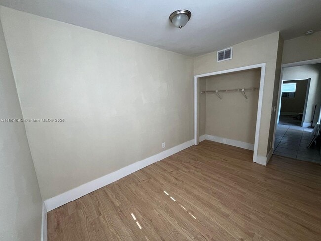 Foto del edificio - 1221 Miner Rd