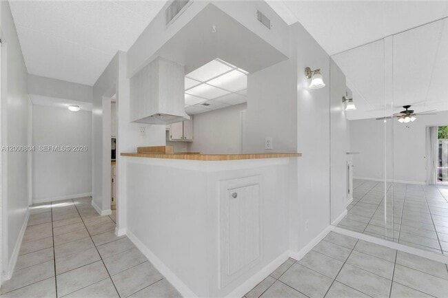 Building Photo - 1799 Fairview Villas Dr