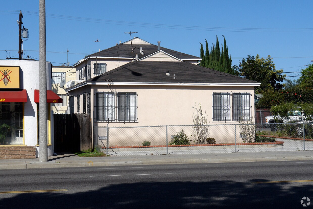 Building Photo - 805 S Prairie Ave