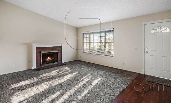 Foto del edificio - Lovely Single Story 4 Bed/2 Bath Home In R...