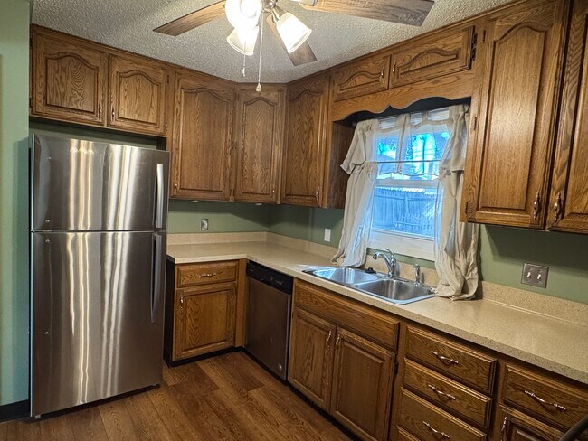 Foto del edificio - 2325 Queens Ct