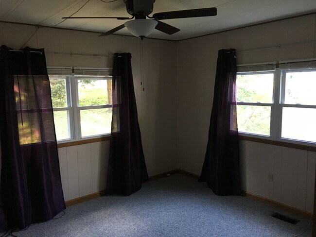 Bedroom2 - 216 E Franklin Ave