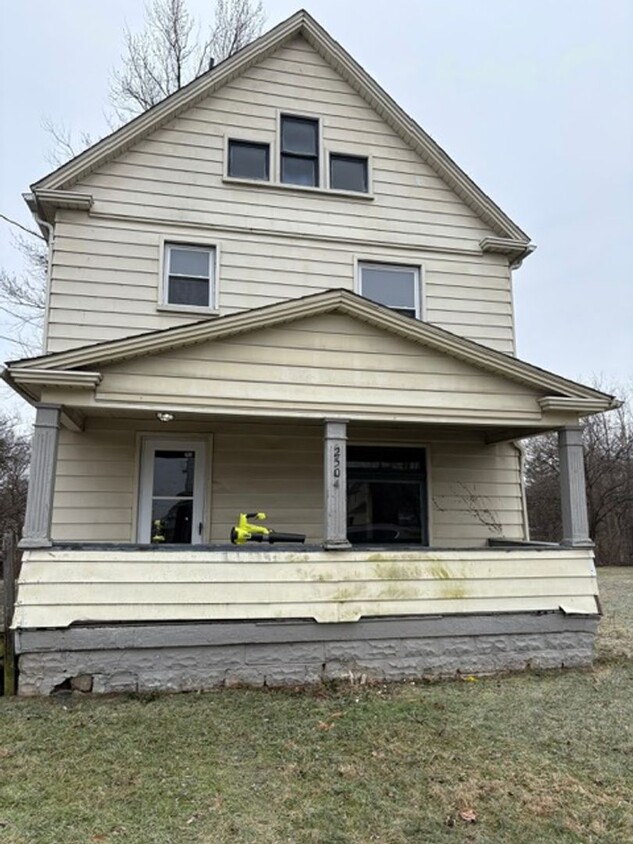 Primary Photo - Youngstown Upper South Side Single Family ...