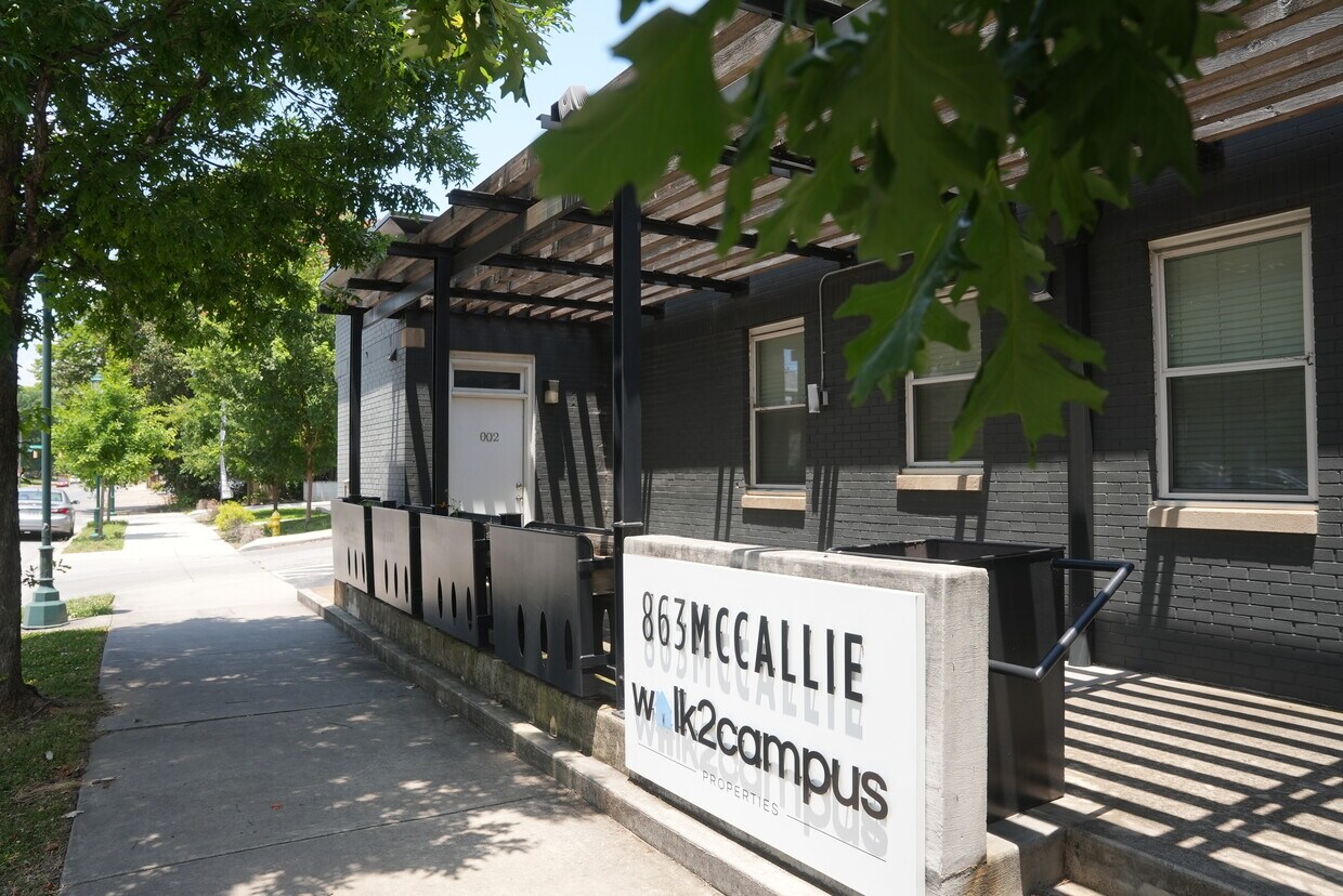 Foto principal - 863 McCallie Ave
