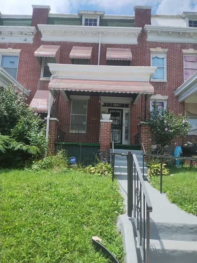 Foto principal - 408 Lyndhurst St