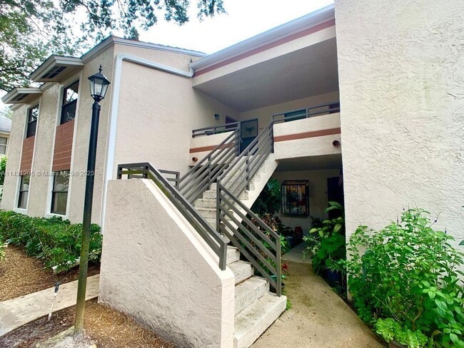 Foto del edificio - 9856 NW 3 St