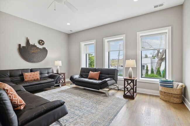 Foto del edificio - 425b 36th Ave N