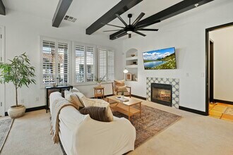 Building Photo - 48568 Legacy Dr